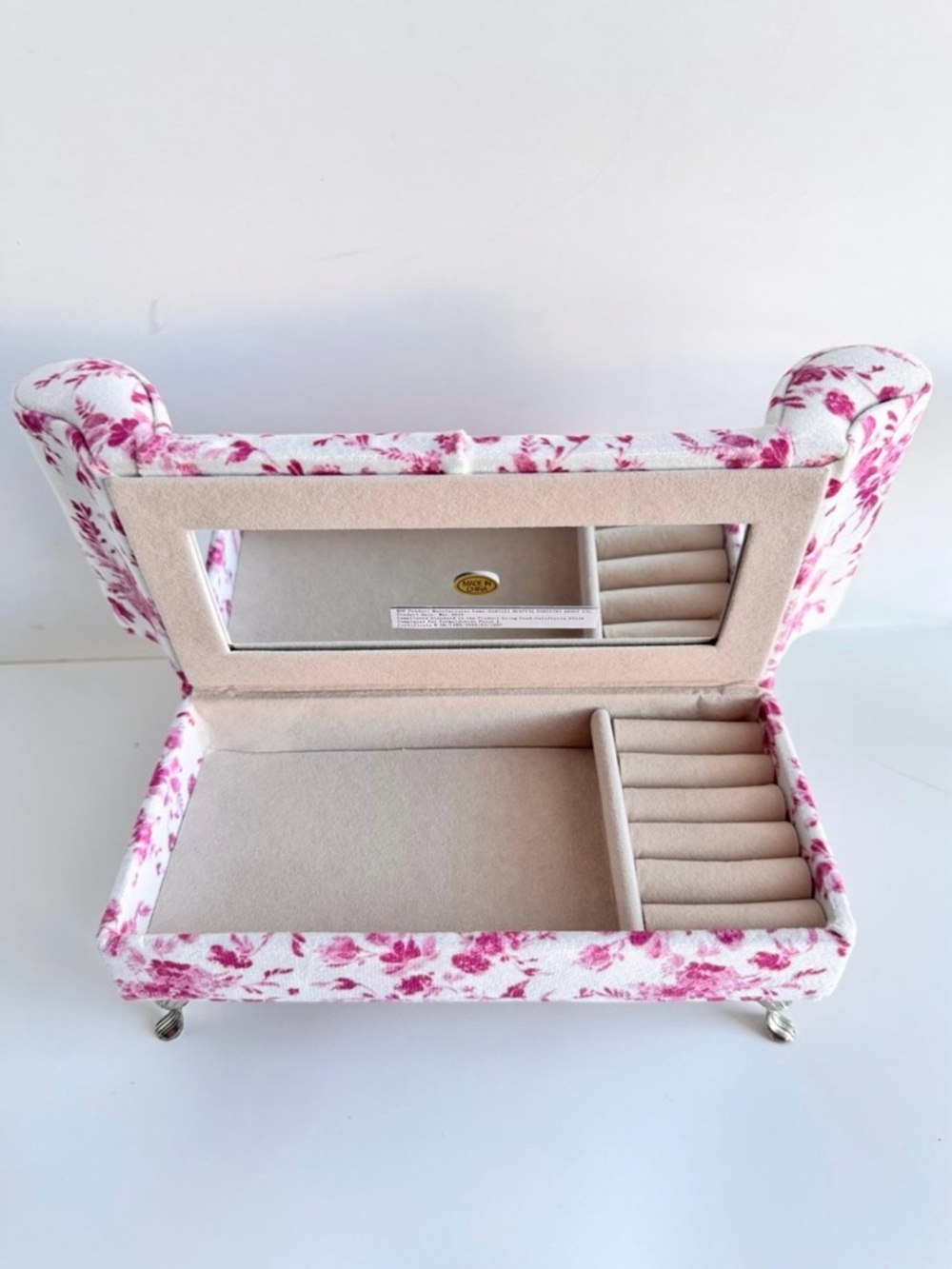 Heart-Back Floral Mini Sofa in White and Pink - Picture 5 of 8